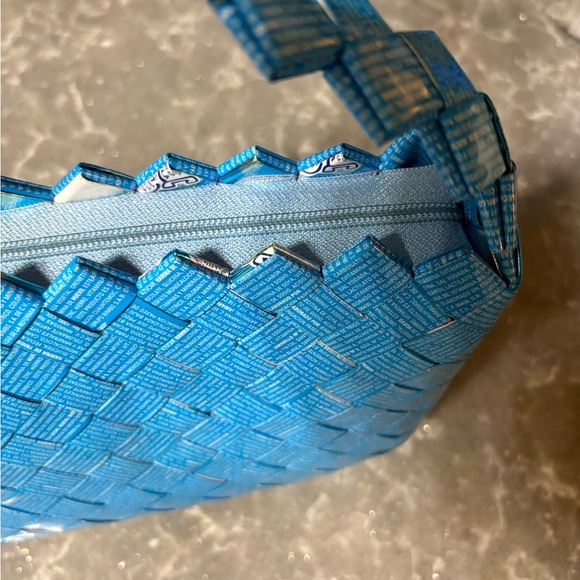 Blue Handmade Woven Shoulder Bag made from Woven Candy Wrappers NWOT - Picture 4 of 10